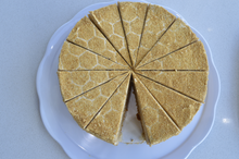 Load image into Gallery viewer, Honeycake