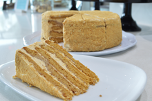 Load image into Gallery viewer, Honeycake